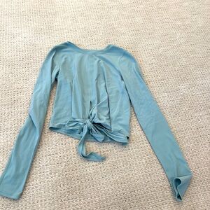 Lululemon Green Long Sleeve - size 2 NEVER WORN!